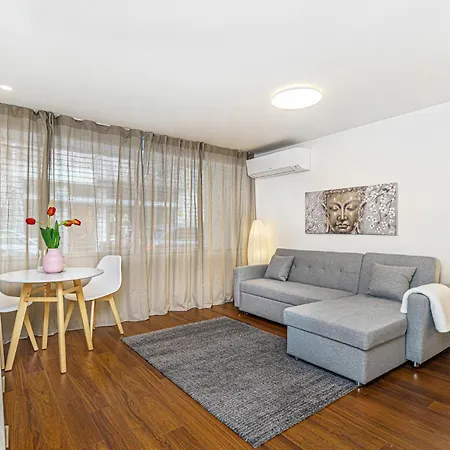 Apartment Bombarda Ii By Innkeeper