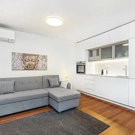 Apartment Bombarda Ii By Innkeeper
